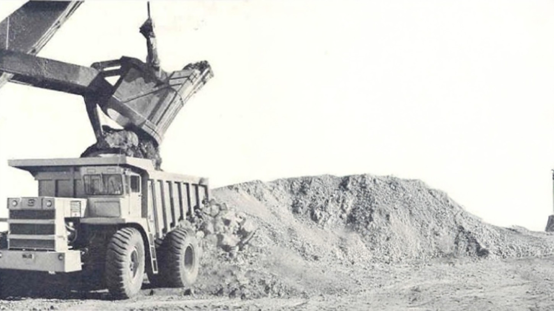 Haulpak mining dump truck