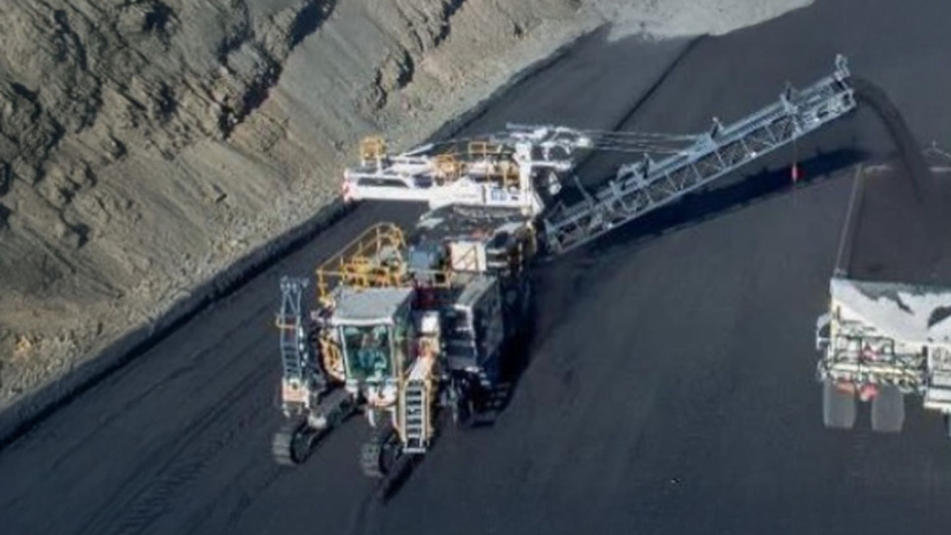 The Wirtgen 4200SM surface mining machine