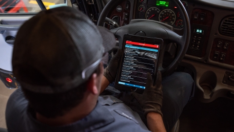 Working using the Guidanz mobile app on their tablet