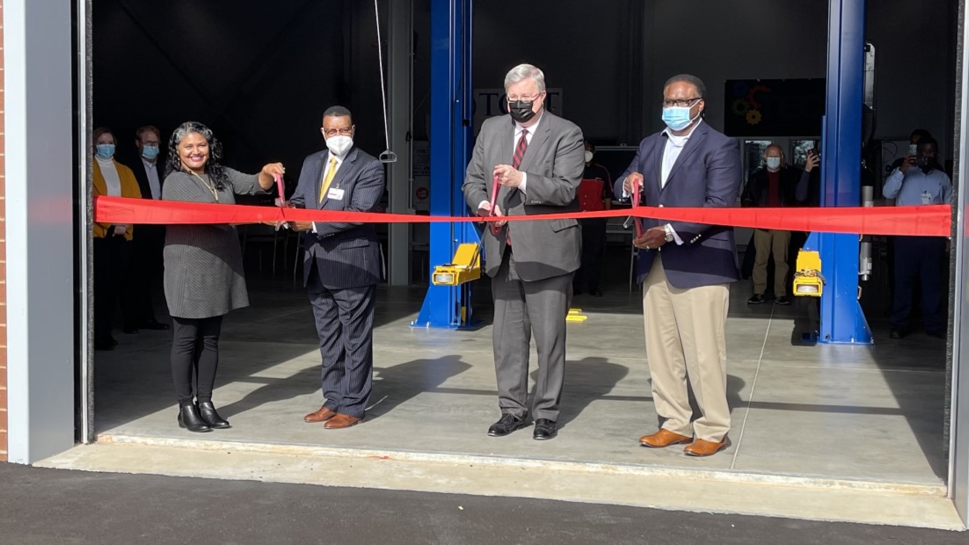 From left: Regent Nisha Powers, member of the Tennessee Board of Regents, TCAT Memphis President Roland Rayner, Memphis Mayor Jim Strickland, Fernando Herndon of Cummins Inc.