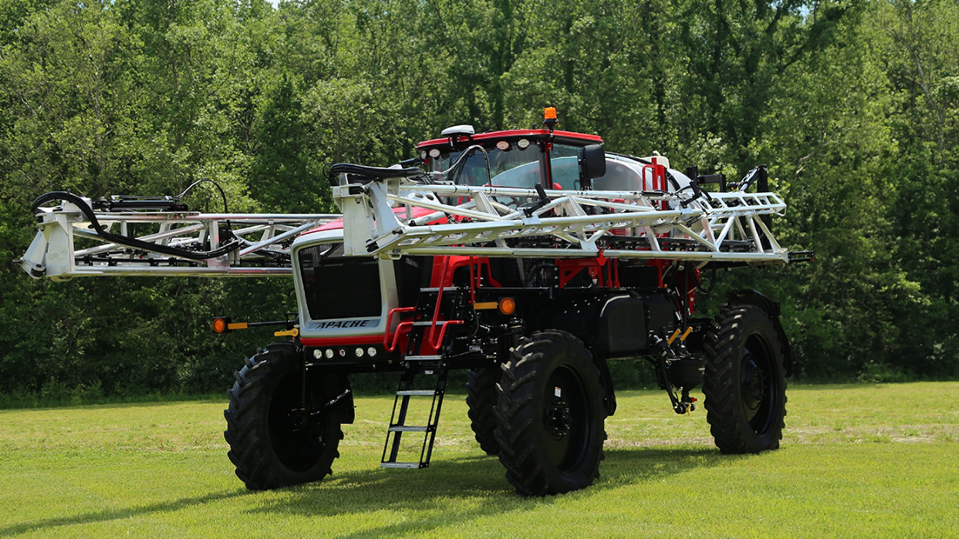 Apache AS 1250 XP sprayer with a B6.7 Cummins Performance Series engine