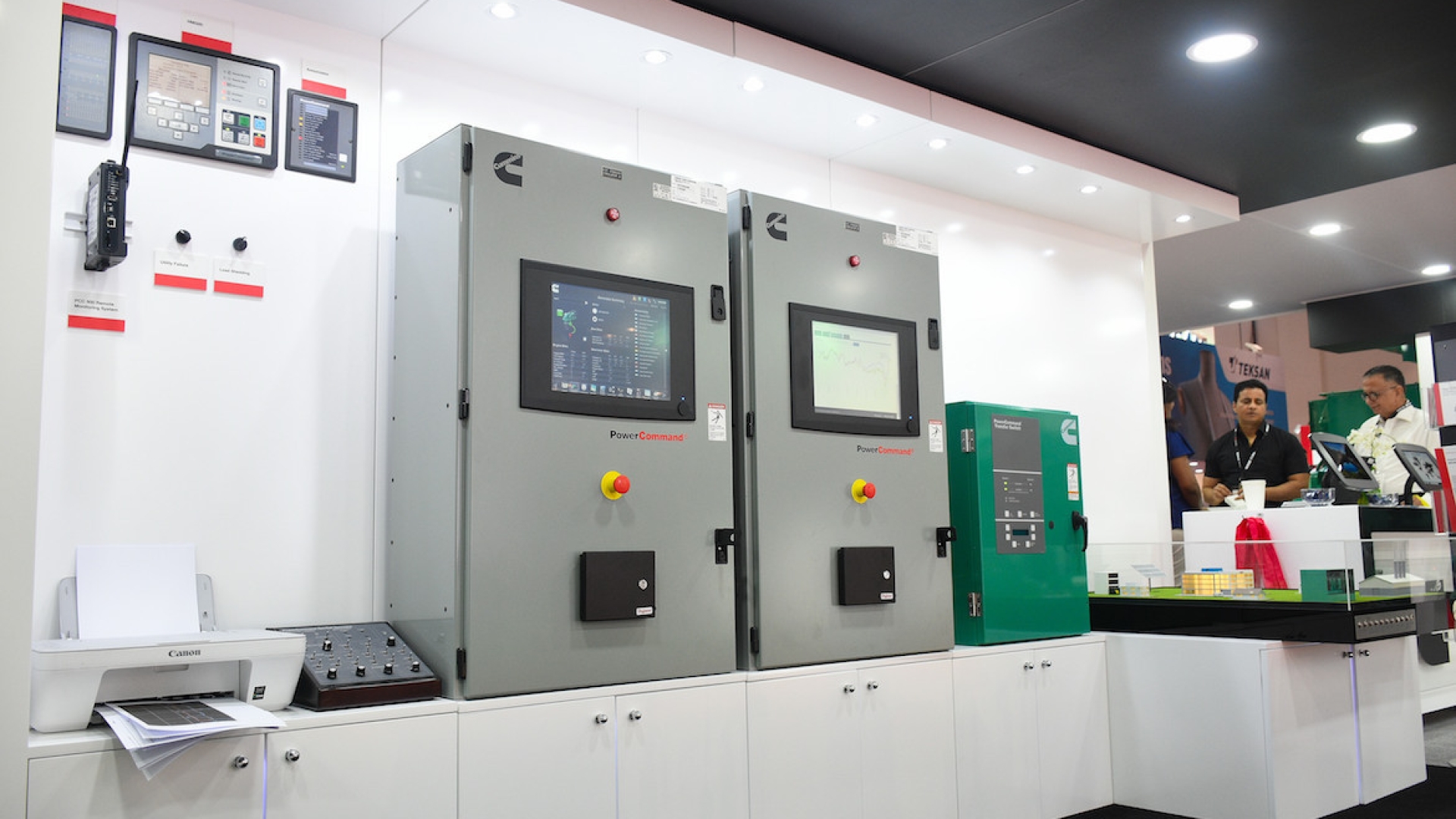The Dual Redundant Integrated DMC8000 Simulator on show