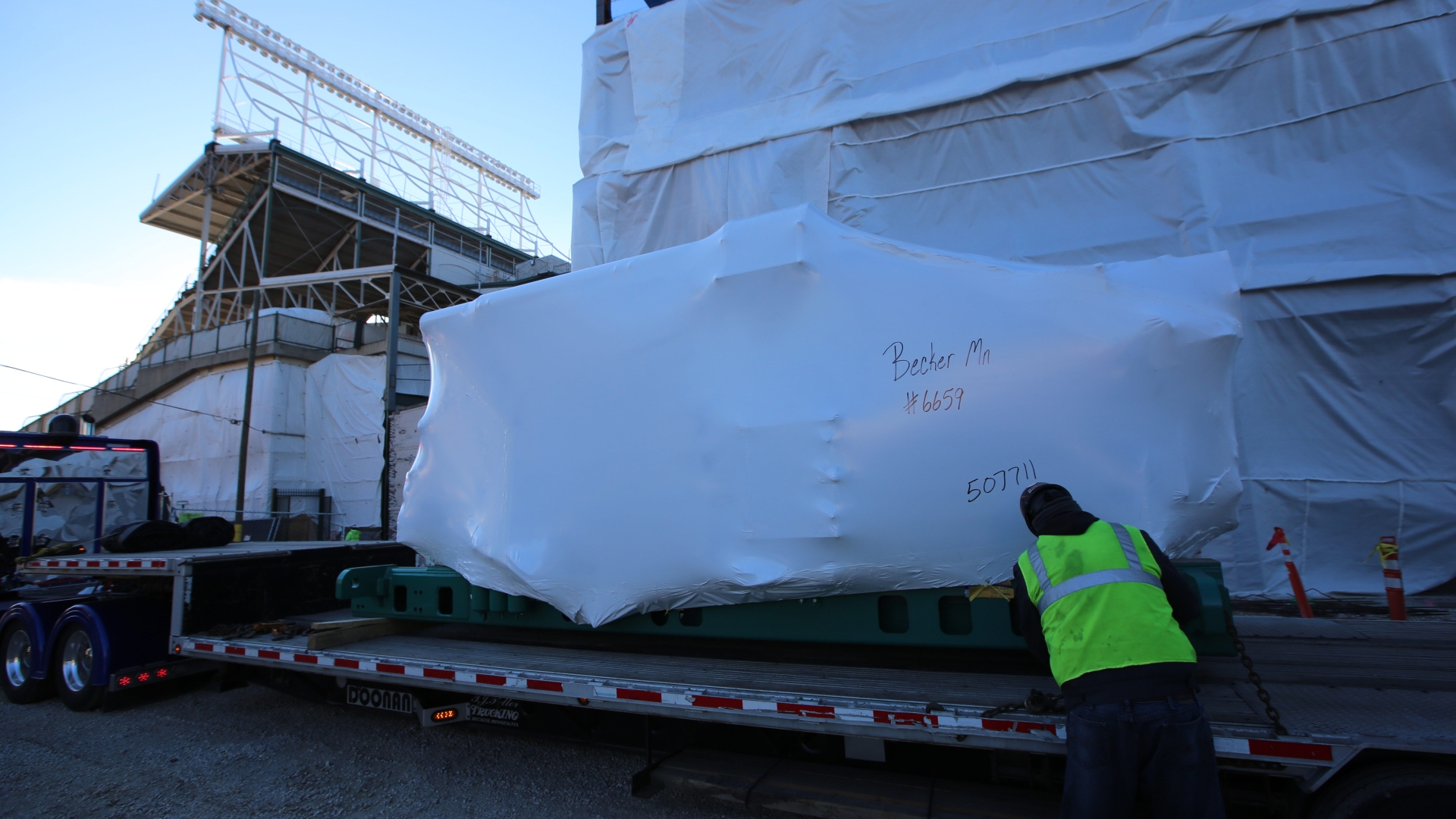 Cummins’ QSK95 generator arrives at Wrigley Field in Chicago, Illinois in 2016.