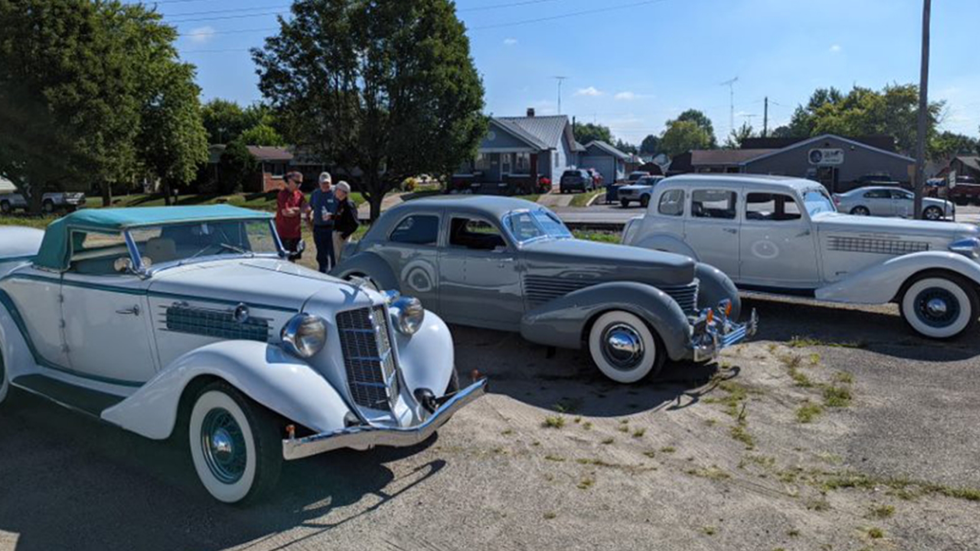 1935 Auburn 655 (far right) on display at ACD event