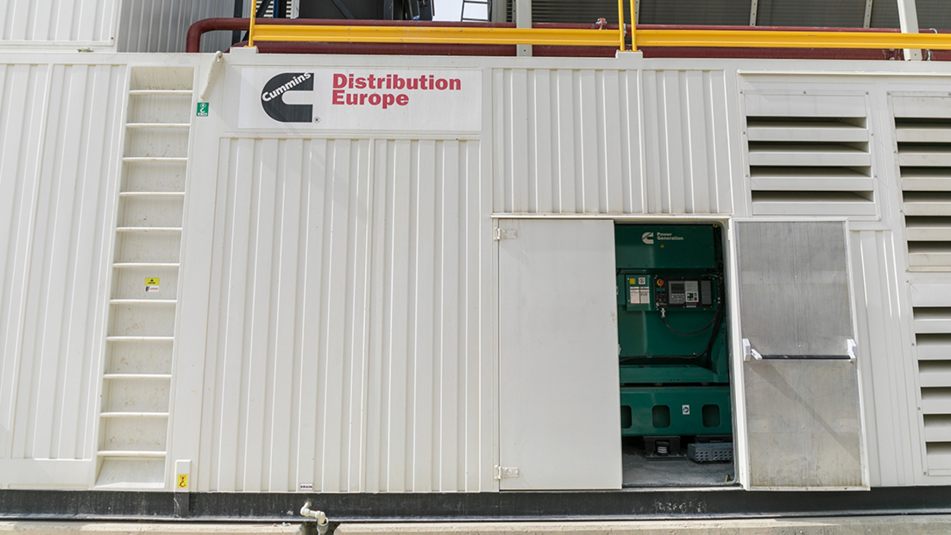 In the scope of the Çöpler Sulfide Expansion Project, Cummins Turkey supplied 3 x Cummins C3500D5 generator sets inside a customized container together with remote radiator and air-starting system. 