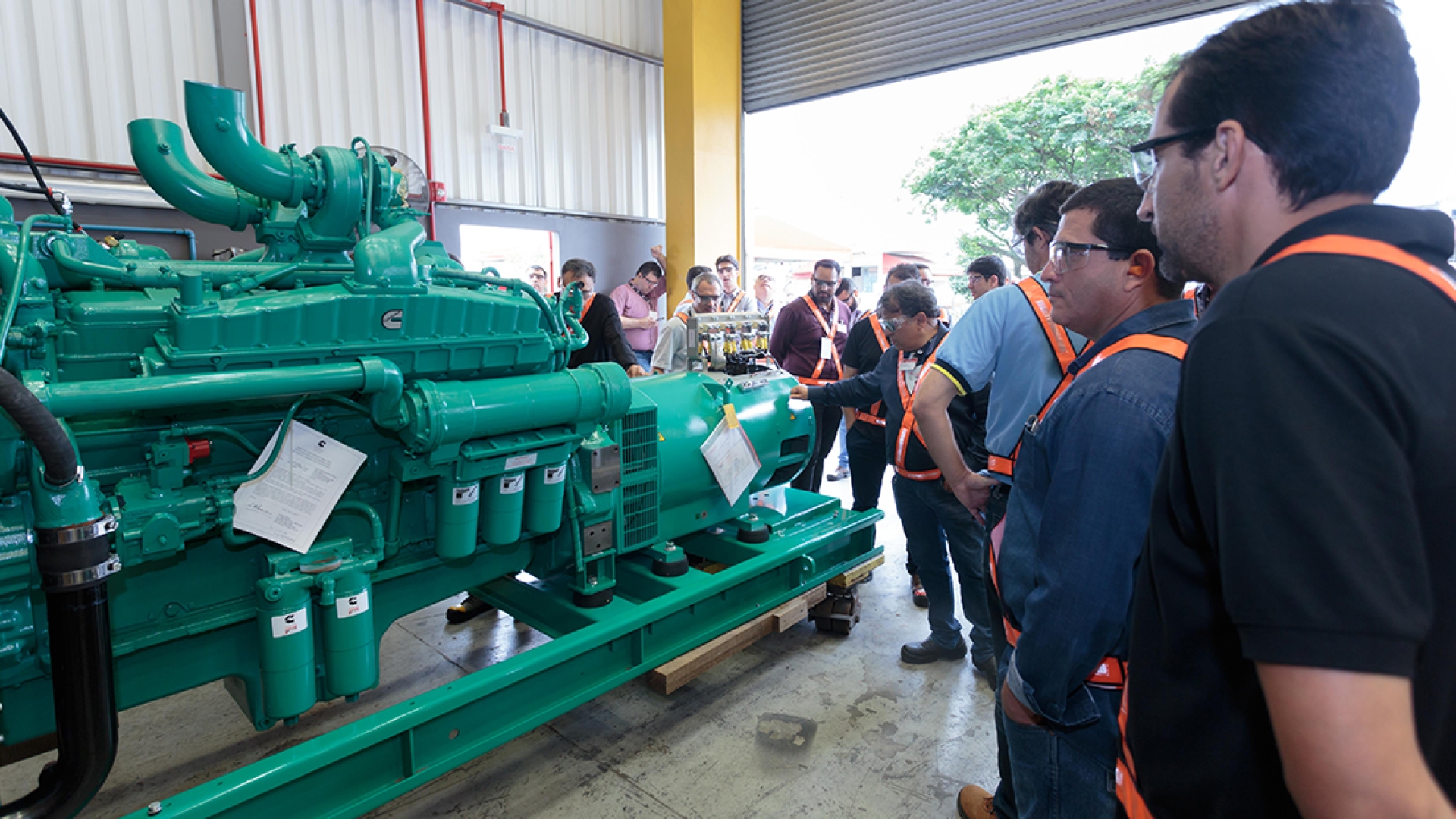 Fly-in Brazil provided a dynamic setting for the exchange of information between the participants and Cummins’ engineers and specialists.