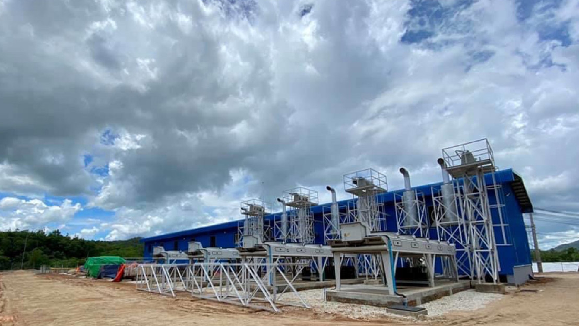 Eight Cummins QSV91G lean burn gas generator sets provide continuous gas power to the city and region of Dawei in southern Myanmar.