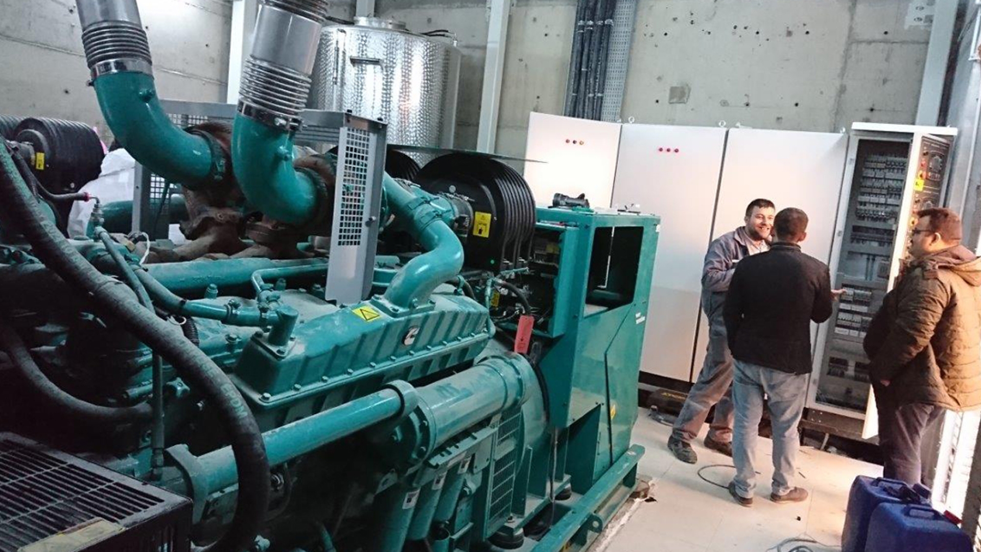 Cummins recently provided the standby power solution to Roda Port Warehouse in Turkey, ensuring safe, reliable power so that warehouse operations and shipments can continue uninterrupted. Cummins recently provided the standby power solution to Roda Port Warehouse in Turkey, ensuring safe, reliable power so that warehouse operations and shipments can continue uninterrupted.