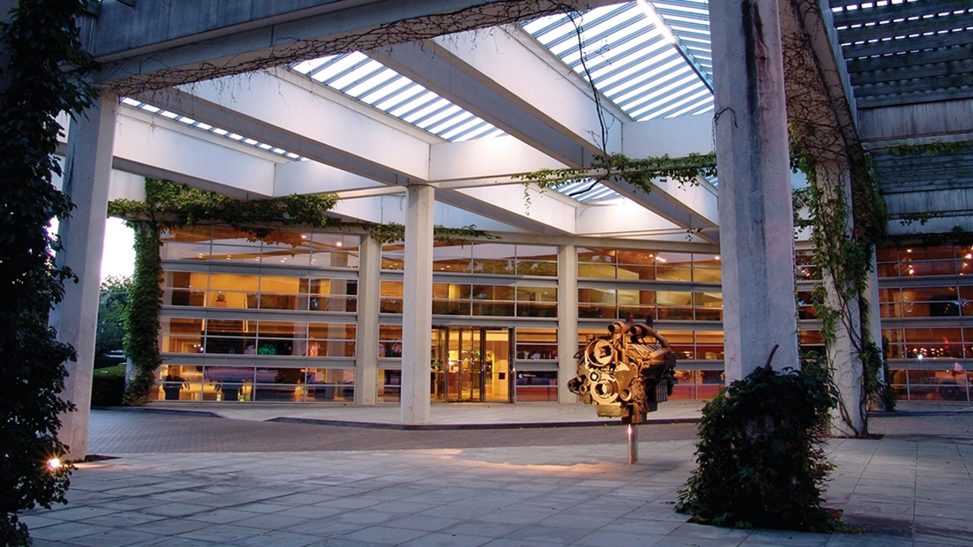 Cummins Corporate Office Building (COB)