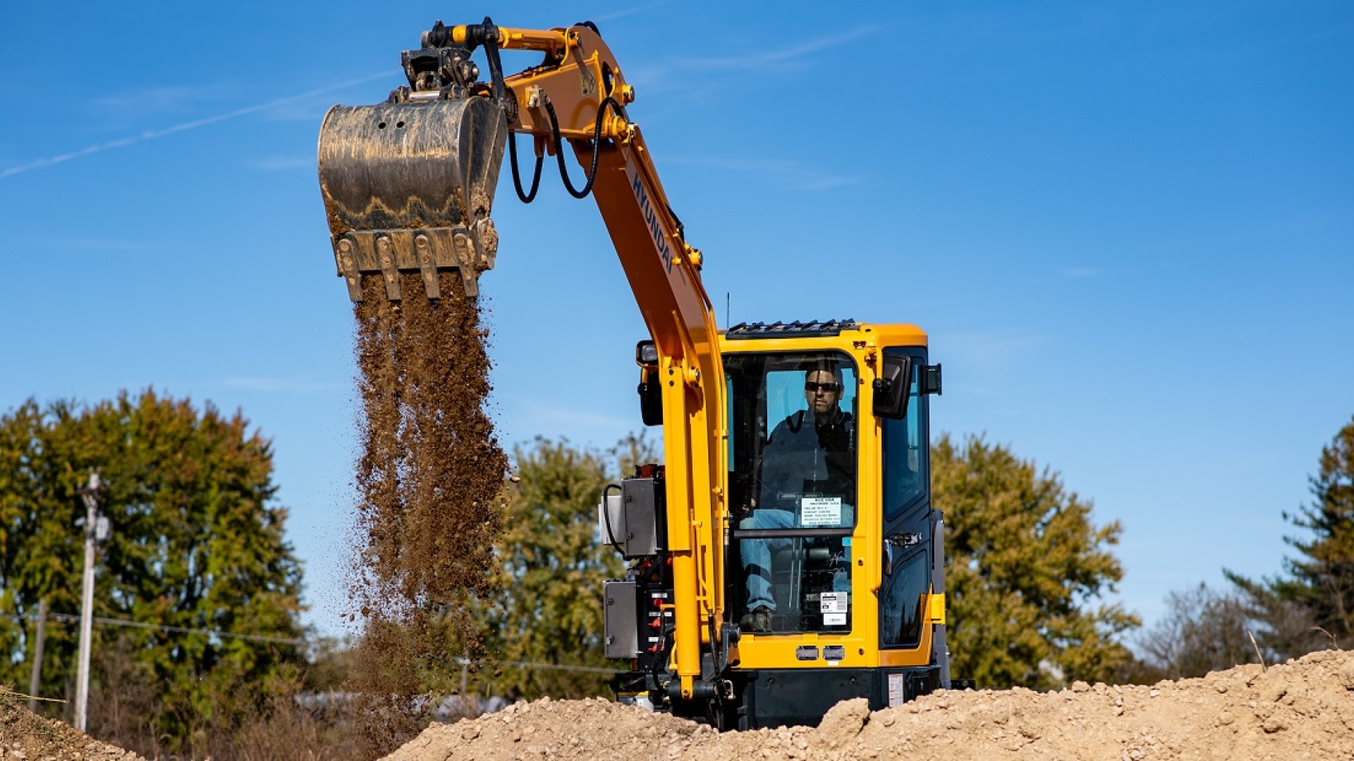 Cummins HCE Electric Mini Excavator